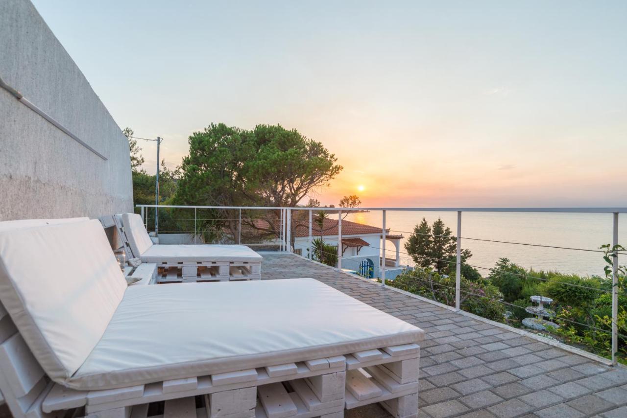 Epipleon Suites Agioi Apostoloi  Bagian luar foto