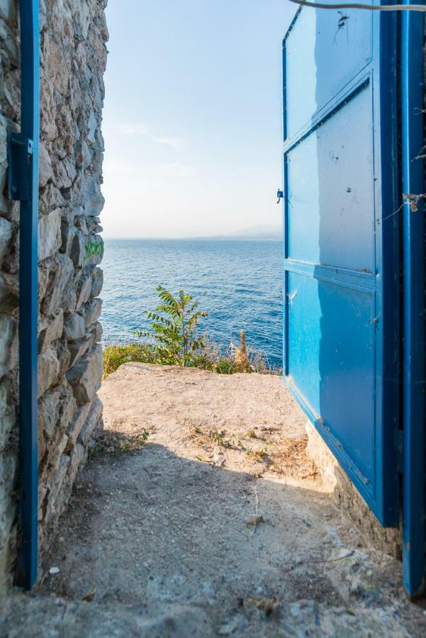 Epipleon Suites Agioi Apostoloi  Bagian luar foto