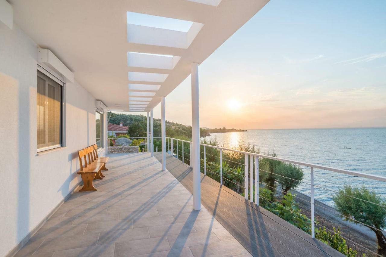Epipleon Suites Agioi Apostoloi  Bagian luar foto