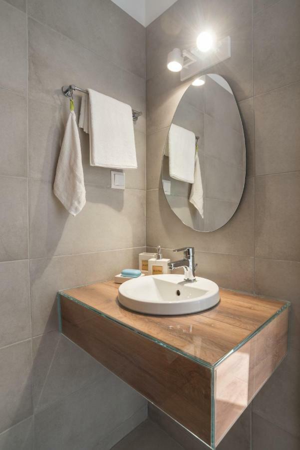 Epipleon Suites Agioi Apostoloi  Bagian luar foto