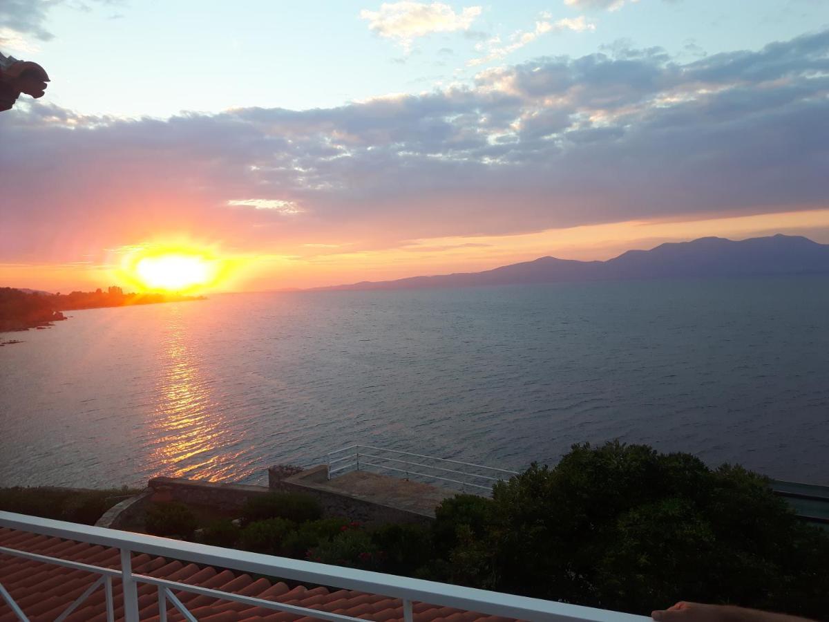 Epipleon Suites Agioi Apostoloi  Bagian luar foto